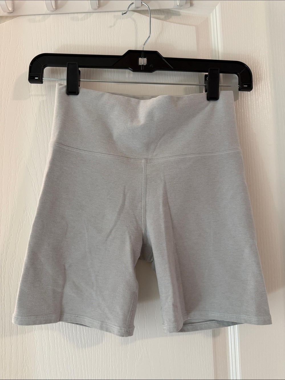 Vuori High-Waist Bike Shorts - Light Gray